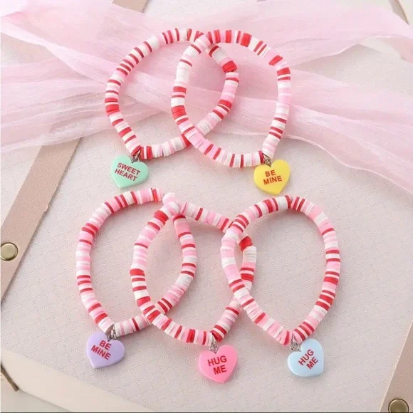 Valentine'S Day Heart-Shaped Charms That Say 'Hug Me' And 'Be Mine'. - Picture 2 of 12